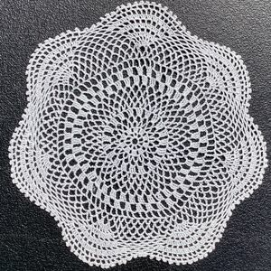 Vintage Handmade Ivory/White Crochet Lace Doily Centerpiece Decor 11" Round
